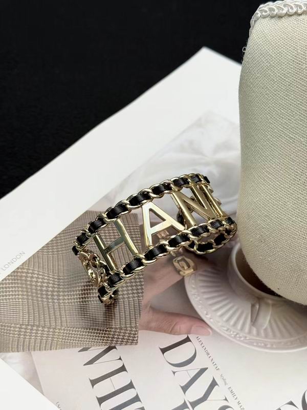 Chanel Bracelet 06yxs25